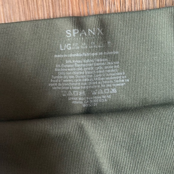 SPANX Layce green camo printed legging - Picture 4 of 12
